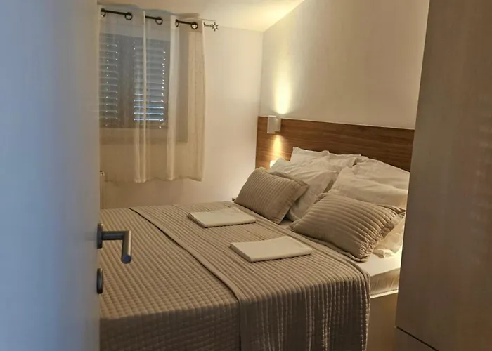 Cozy Designed & Sea View Sulye, Sibenik 扎博里克