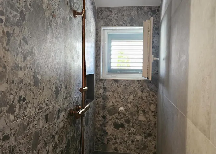 Cozy Designed & Sea View Sulye, Sibenik * 扎博里克